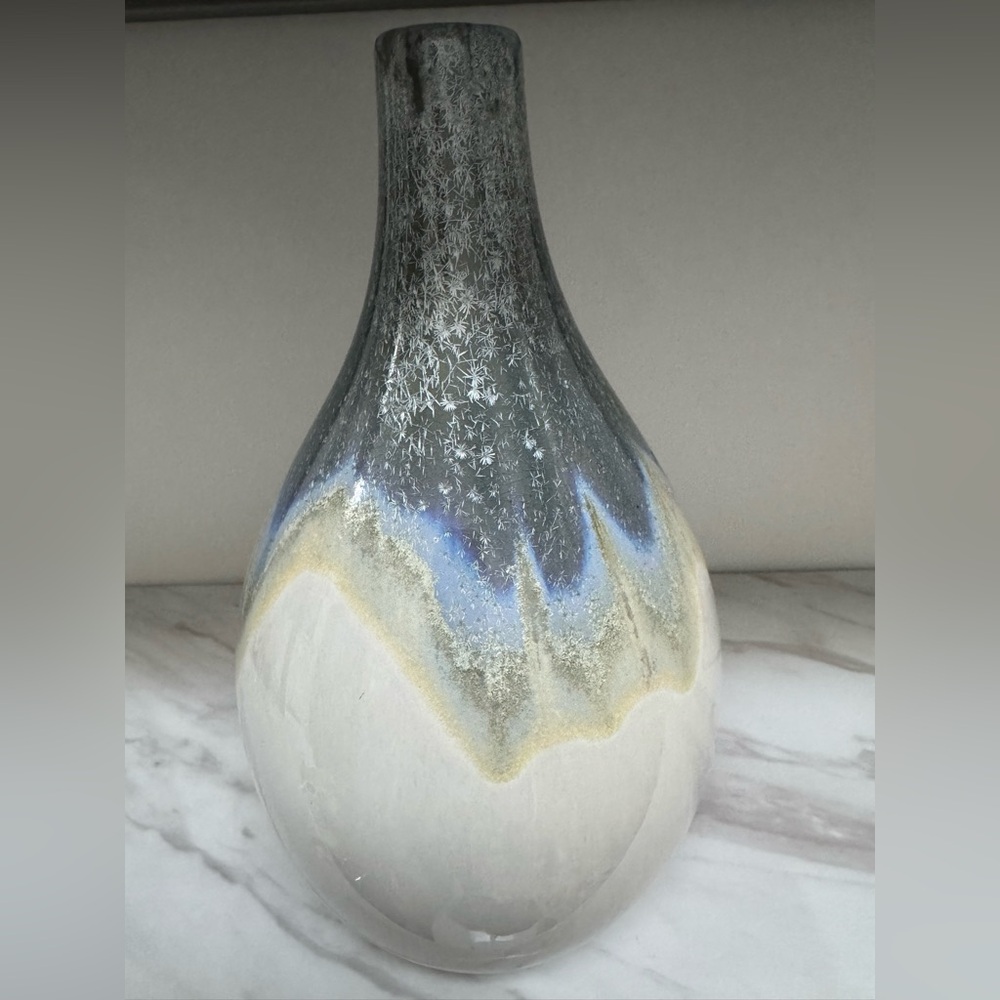 Vintage Elegant Blue and Gray Ceramic Vase.